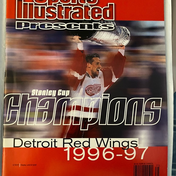 Hockey Memorabilia Detroit Red Wings , SI commutative book , newspaper inserts - Picture 1 of 3